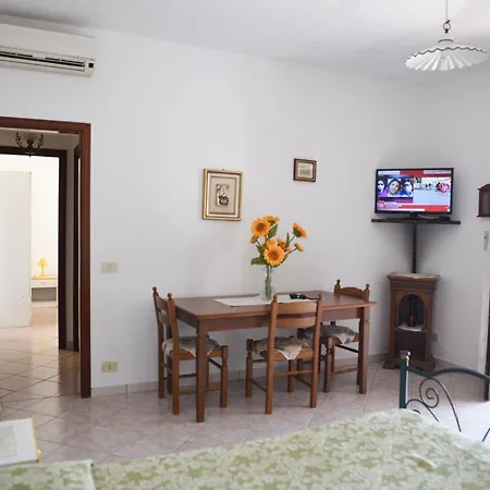 Marina Lunga 아파트